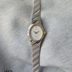 Vintage Pulsar Ladies Gold-Tone Quartz Watch